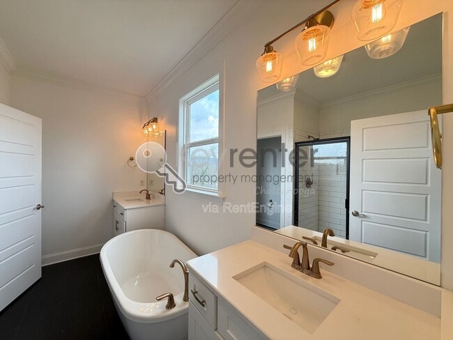 Building Photo - 1843 Seven Pines Ln