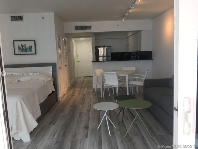 Building Photo - 2501 S Ocean Dr
