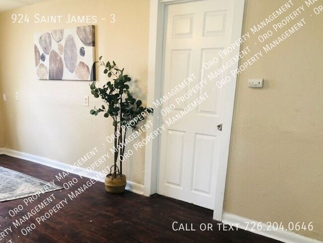 Building Photo - Cozy Amazing Home