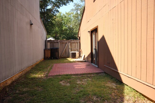 Building Photo - Northeast Pensacola 2BR Home Near I-10 & Pensacola Bay with Loft, Granite Kitchen, Attached Garag...
