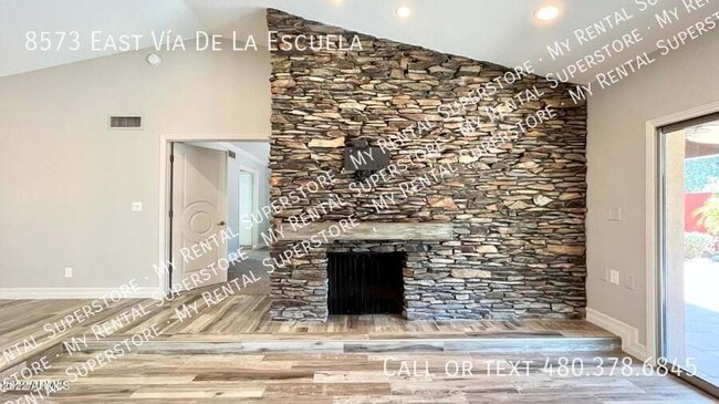 Building Photo - 8573 E Vía De La Escuela