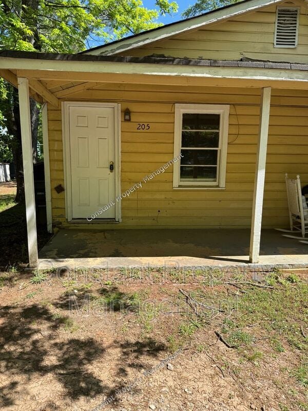 Primary Photo - 205 Alabama St