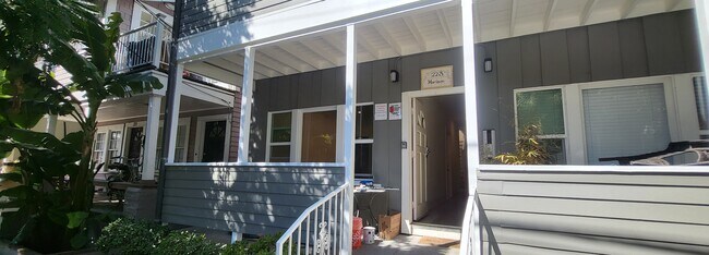Primary Photo - 223 Horizon Ave