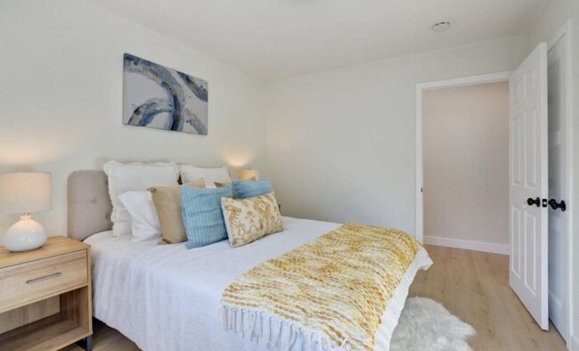 Building Photo - 1148 Camellia Dr