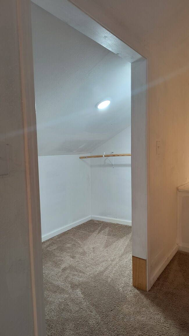 Building Photo - 1602 W 24th Ave