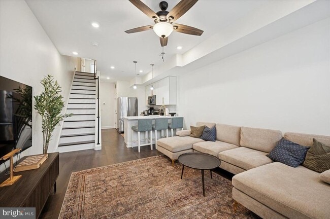 Building Photo - 3958 Mt Vernon St