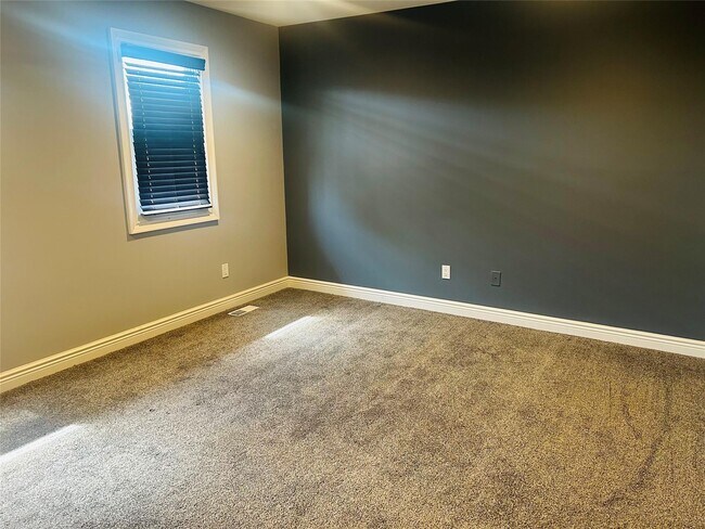 Building Photo - 113 Alicia Dr