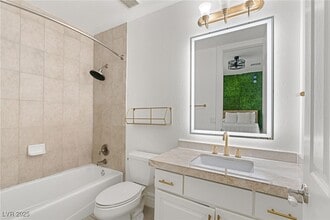 Building Photo - 2272 Coral Ridge Ave