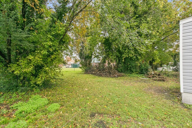 Building Photo - 924 Ivy Ave