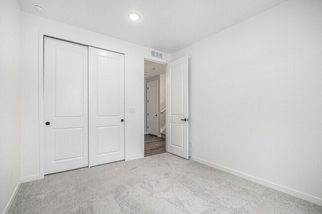 Building Photo - Sterling Ranch Stunner!!