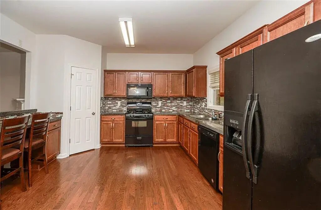 Kitchen - 5260 Sherwood Way