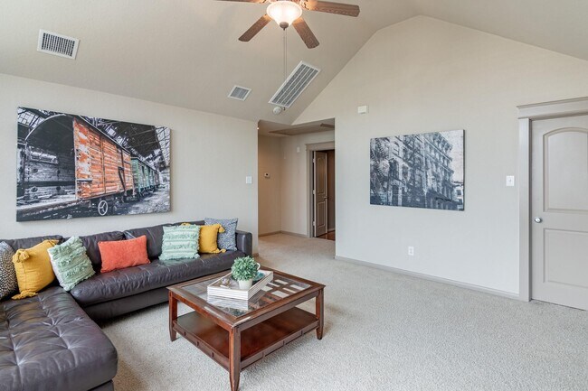 Building Photo - 27 S Mews Wood Ct