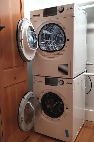 Building Photo - 313 Marlborough St