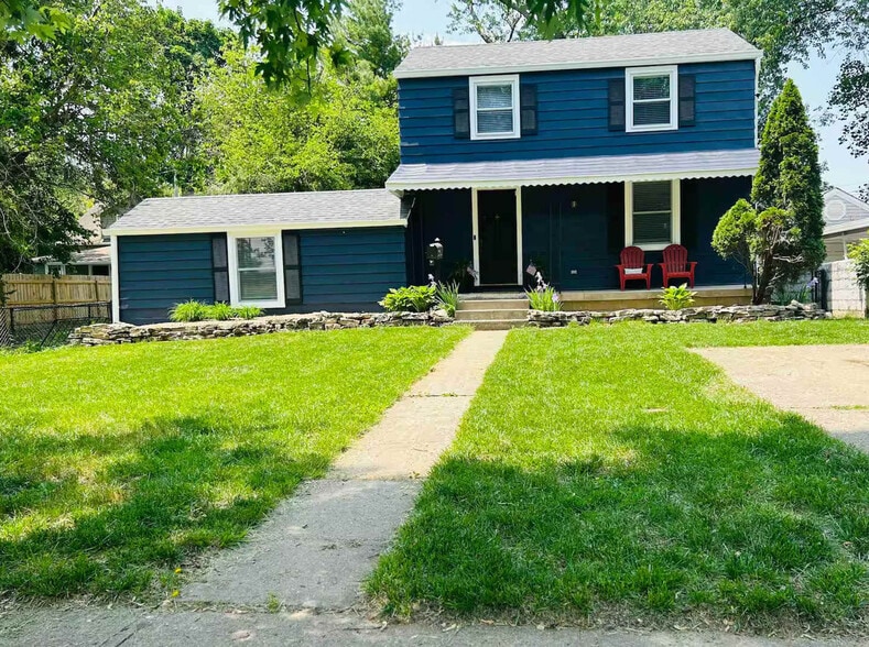 Building Photo - 6765 Riverview Dr