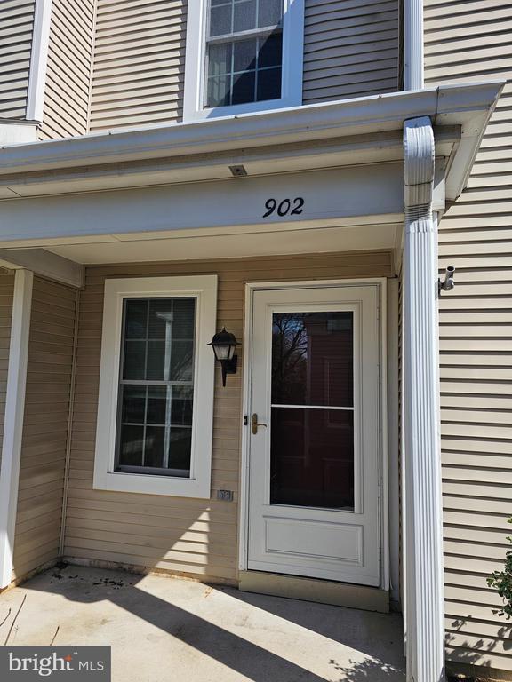 Primary Photo - 902 Cambridge Ct