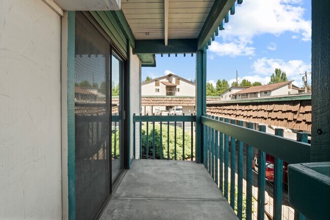 Building Photo - Spacious And Nicely Updated 2 bed 1 Bath Condo unit w/ full size laundry