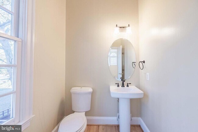 Building Photo - 2303 Sawtooth Oak Ct