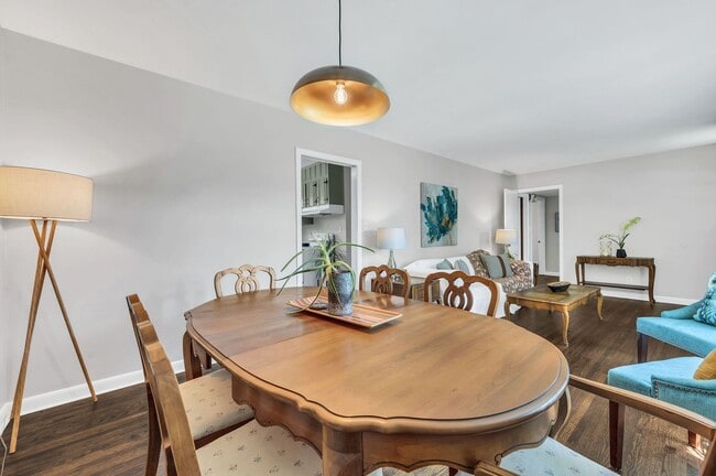 Building Photo - 3 Bedroom 1 Bath Donelson House by Two Riv...