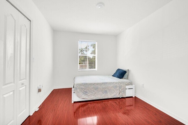 Building Photo - 3169 SW 129th Terrace