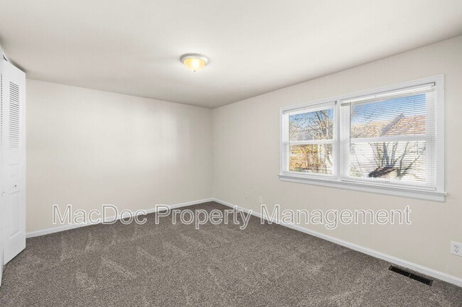 Building Photo - 129 Hickok Cir