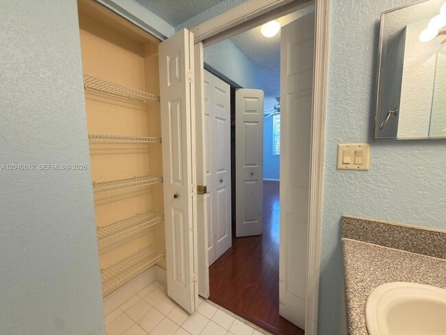 Building Photo - 1801 N Flagler Dr