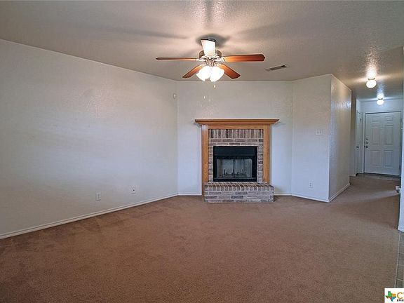 Building Photo - 3901 Captain Dr