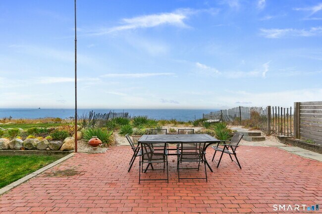 Building Photo - 1235 Fairfield Beach Rd