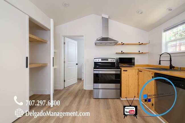 Building Photo - Benicia Studio available now!