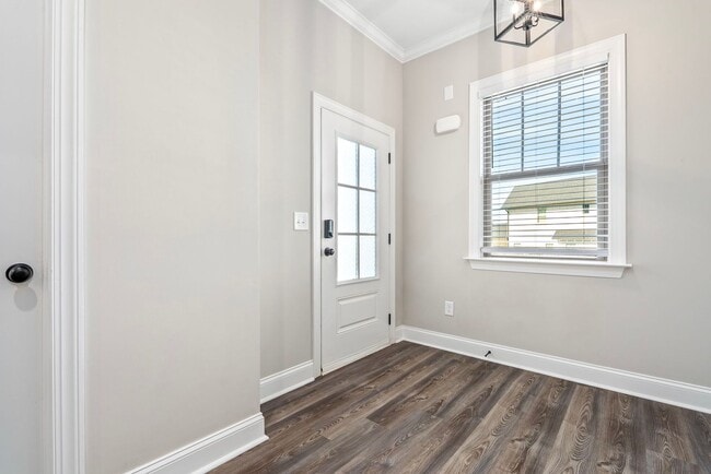 Building Photo - 520 Grey Oak Cir