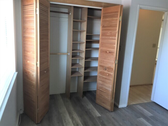Building Photo - 2 story 3 bed in Northwest Bakersfield wit...