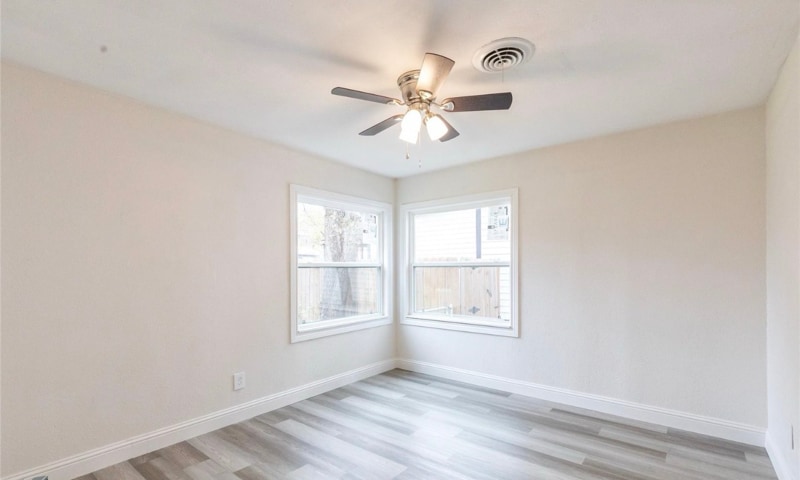 Building Photo - 1433 Park Ave