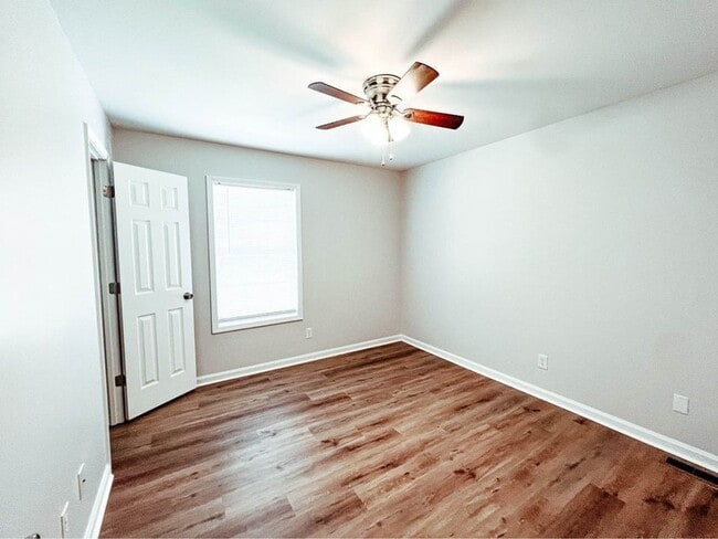 Building Photo - 124 Ballygar St