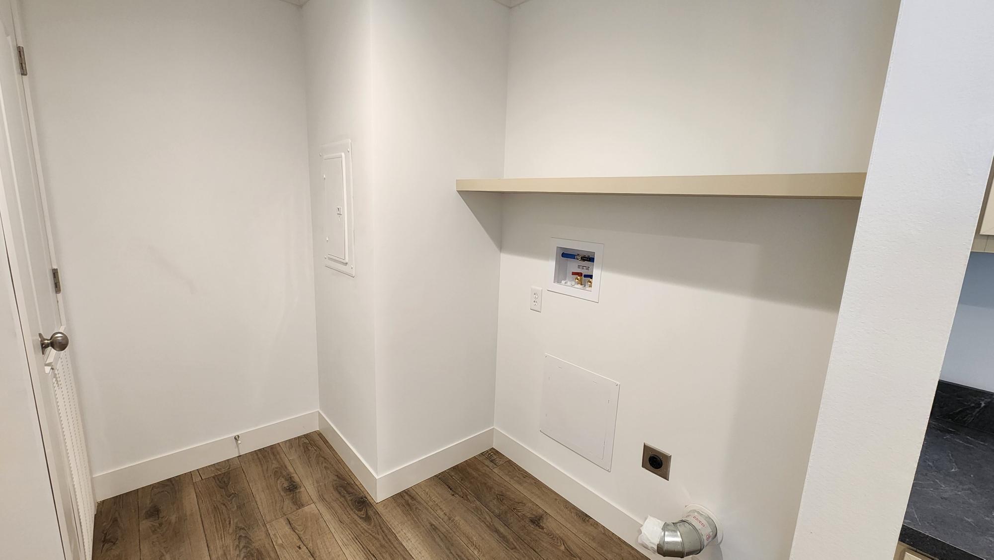 Building Photo - 3735 Pinoak St