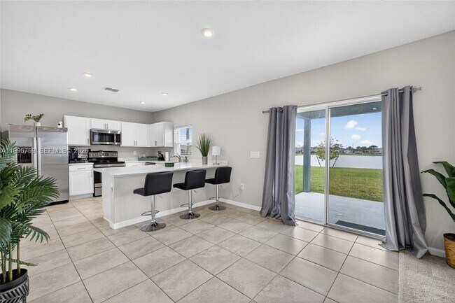 Building Photo - 220 Raspberry Rd