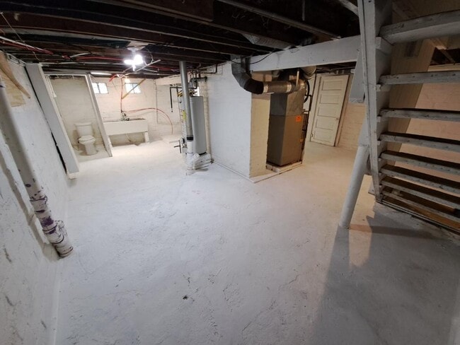 Building Photo - 8610 Jeffries Ave