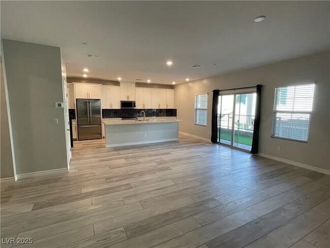 Building Photo - 600 Carriage Hill Dr
