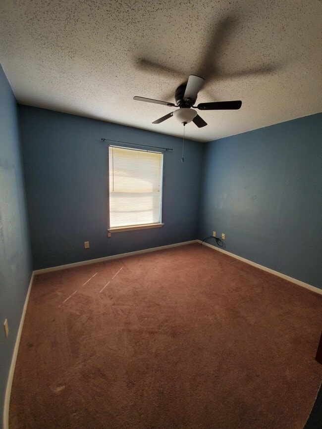 Building Photo - 202 S Willis St