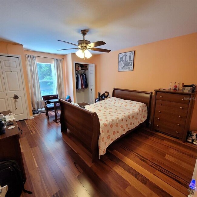 Building Photo - 4124 SW 33rd St