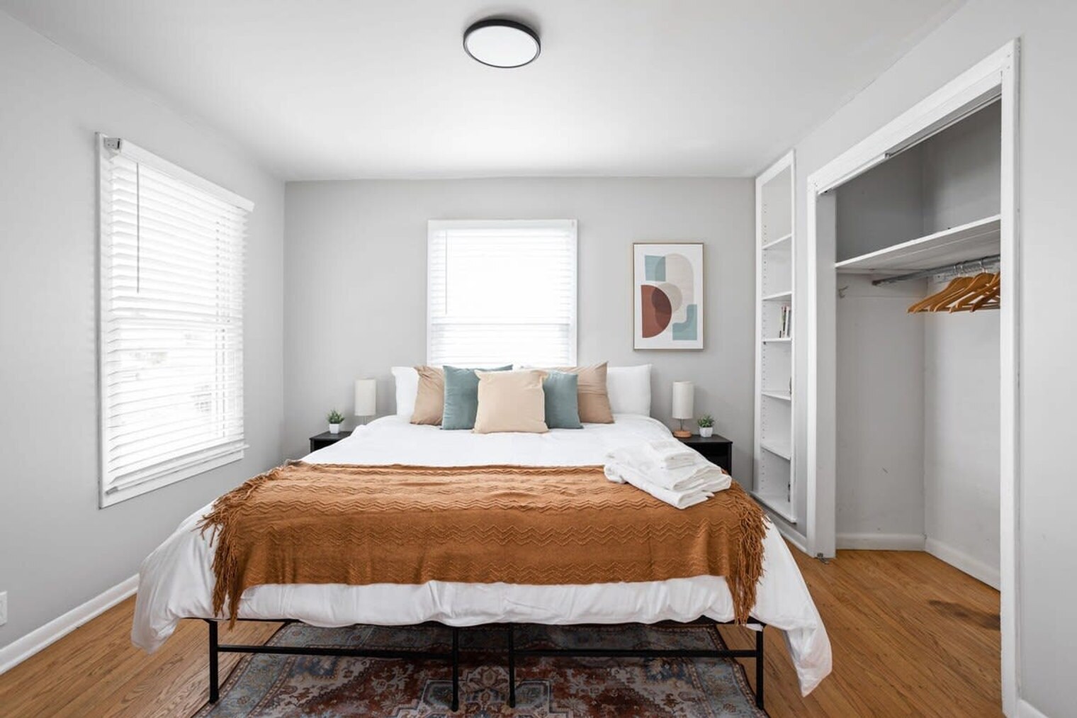 Building Photo - 5144 Primrose Ave