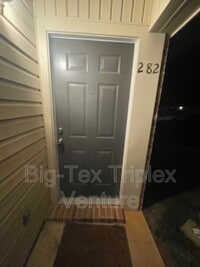 Building Photo - 282 N Pecan St