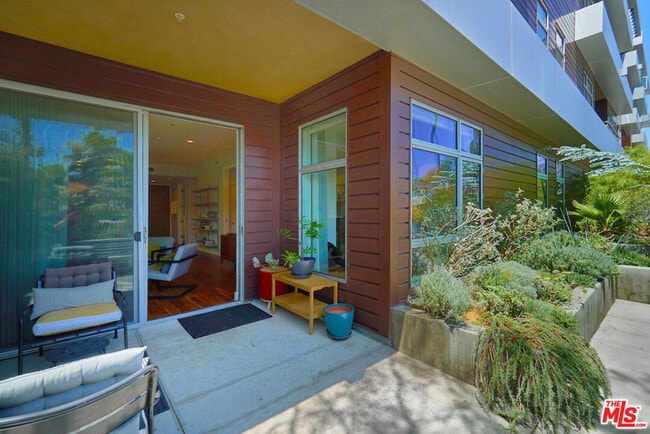 Building Photo - 6001 Carlton Way