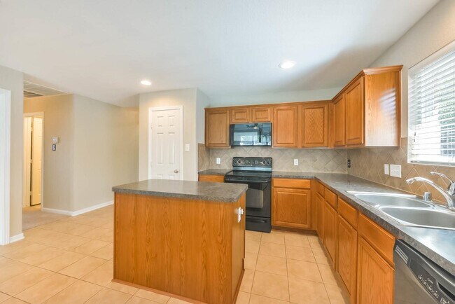 Building Photo - 21115 Amber Crossing Dr