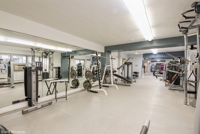 Building Photo - 4960 N Marine Dr