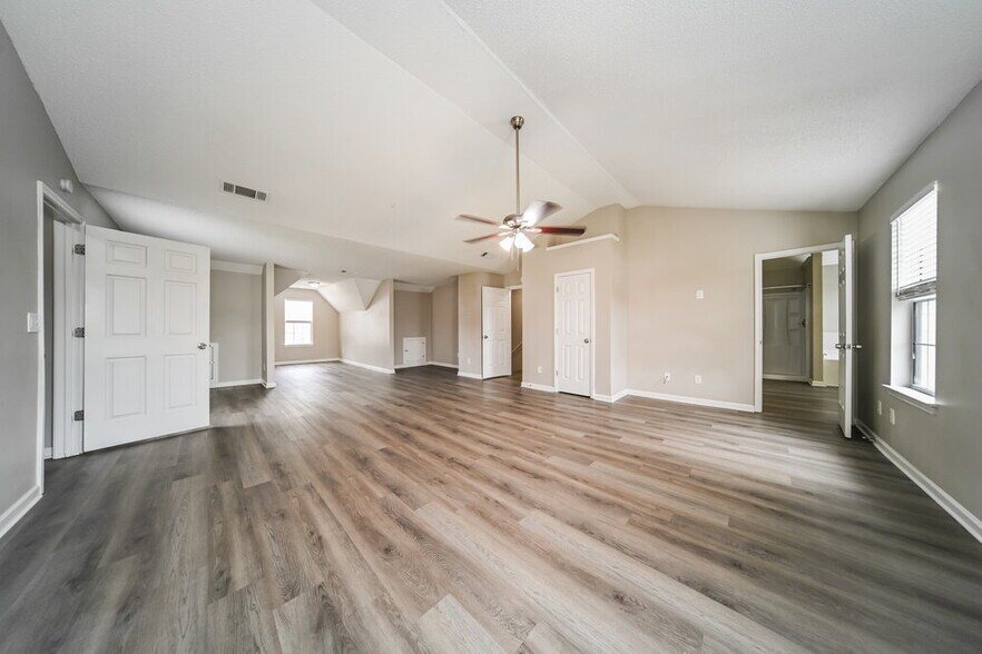 Building Photo - 6243 Sayler Park