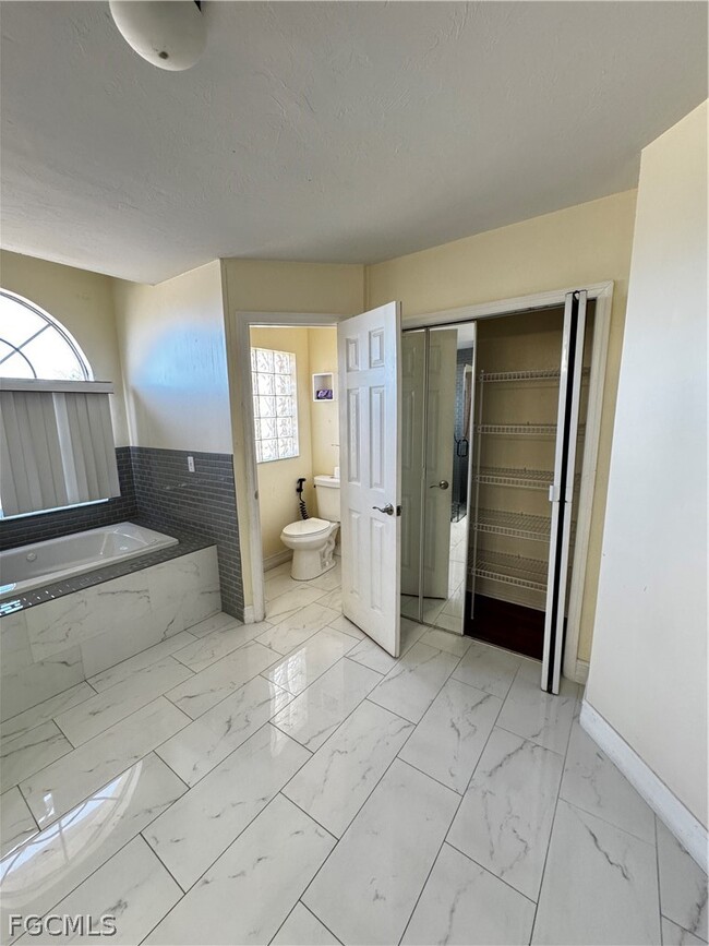 Building Photo - 4613 Lee Blvd