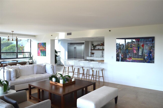 Building Photo - 11113 Biscayne Blvd