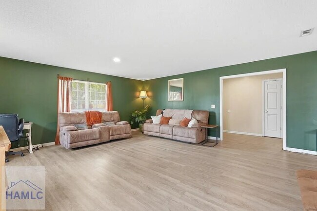 Building Photo - 211 Wentworth Way