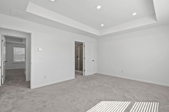 Building Photo - 2730 Harrison Dr