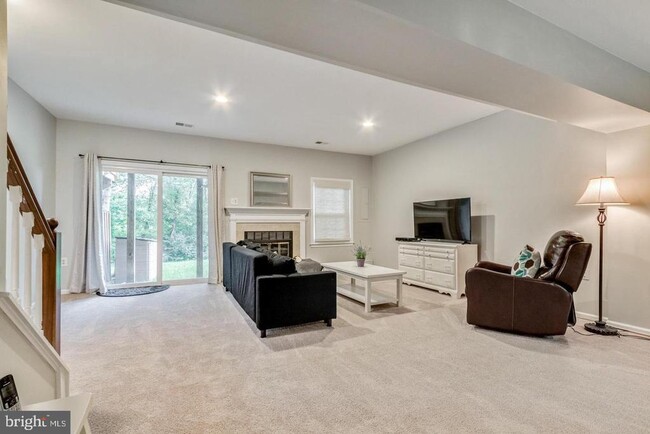 Building Photo - 3825 Grand Jct Ct
