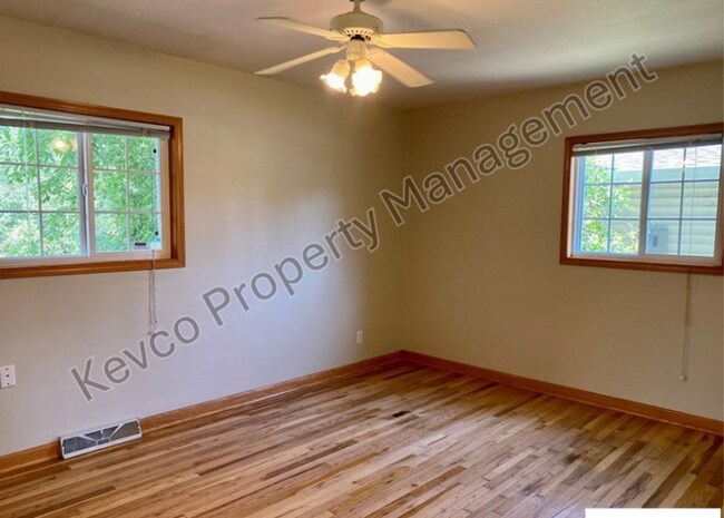 Building Photo - Awesome Four Bedroom Home by CSU Campus!